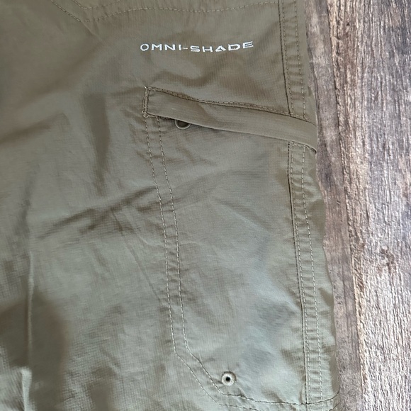 Women’s Columbia Capri Cargo Pants - Picture 2 of 6
